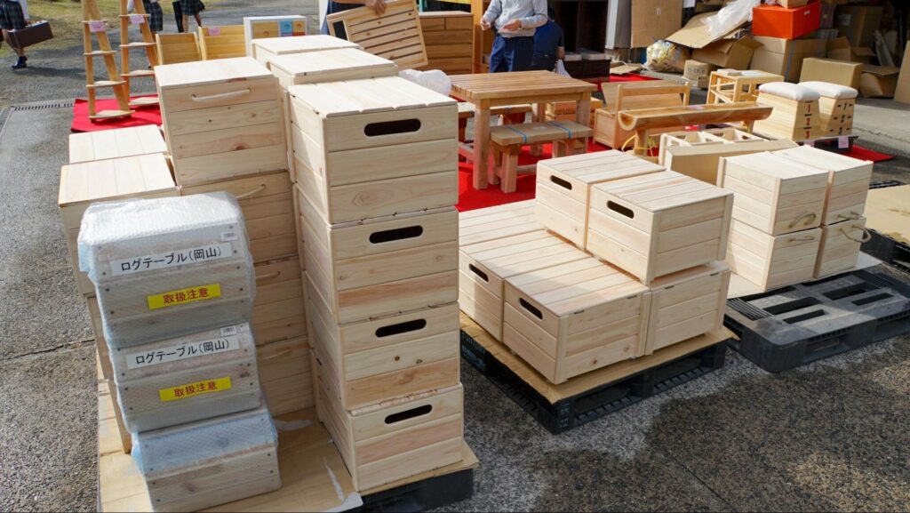 横須賀矯正展に出展された刑務所作業製品の家具(4)