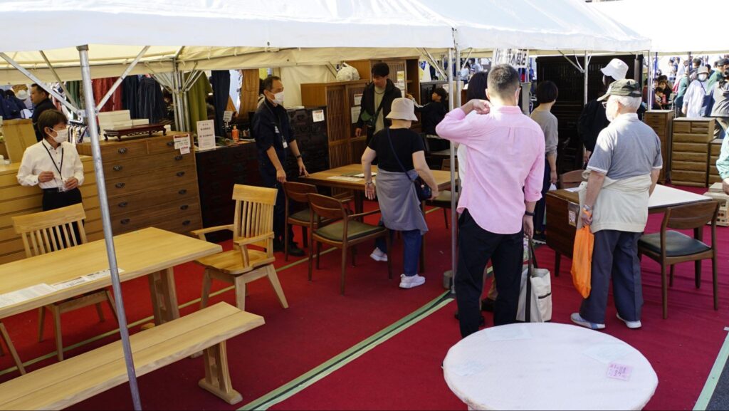 第51回横浜矯正展（2023年11月4日(土)@横浜刑務所）の刑務所作業製品の家具の販売ブース
