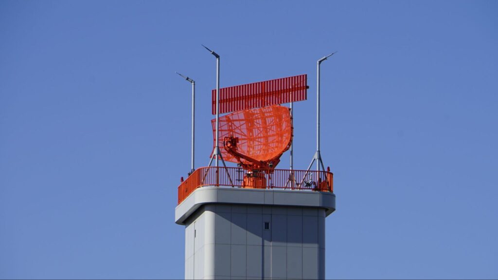 羽田空港の80NM以内の航空機を探知する空港監視レーダー（Airport Surveillance Radar，略記：ASR）