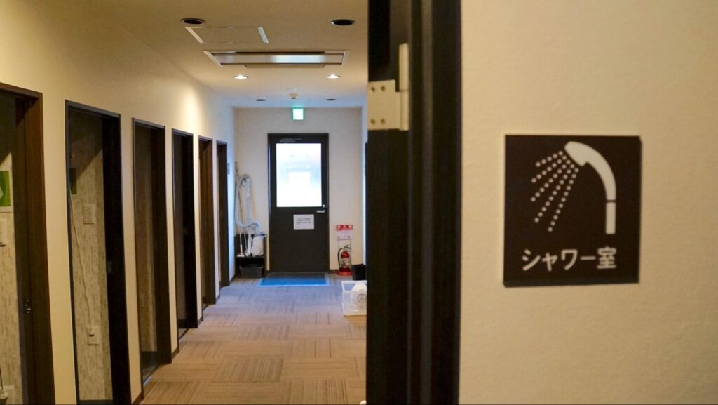 WILLER EXPRESS株式会社の東京営業所にある「新木場BASE」の宿泊棟にあるシャワールーム