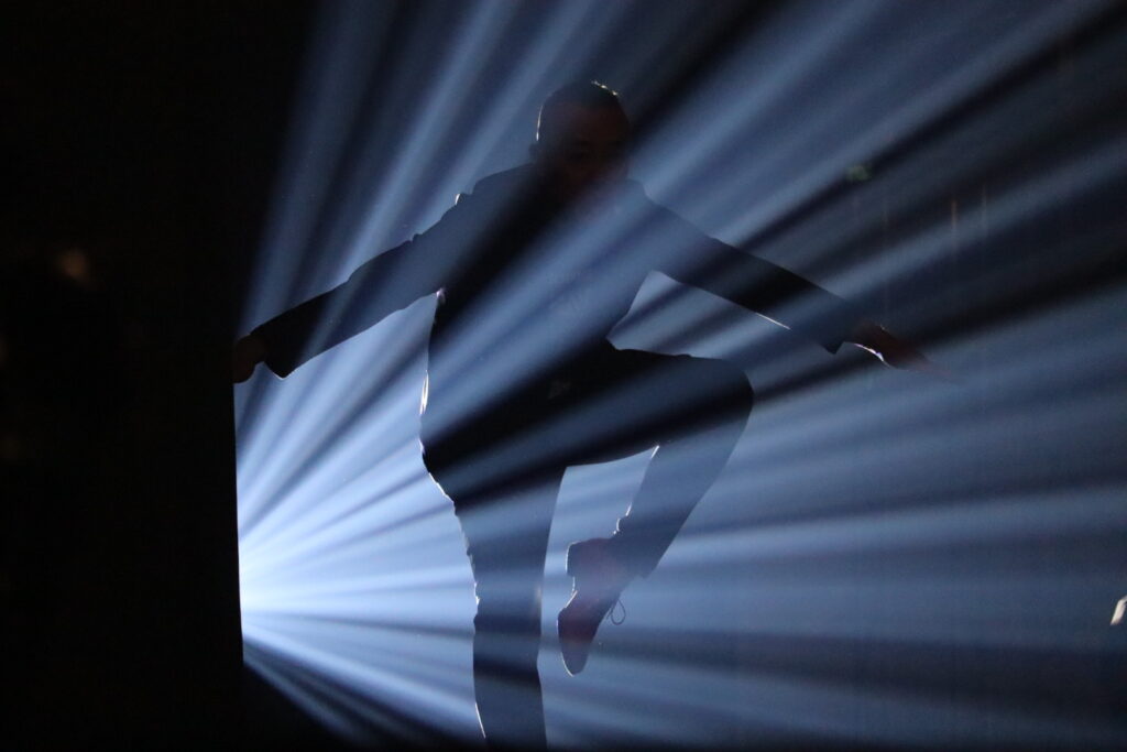 登場時に「命」を披露するゴルゴ松本氏