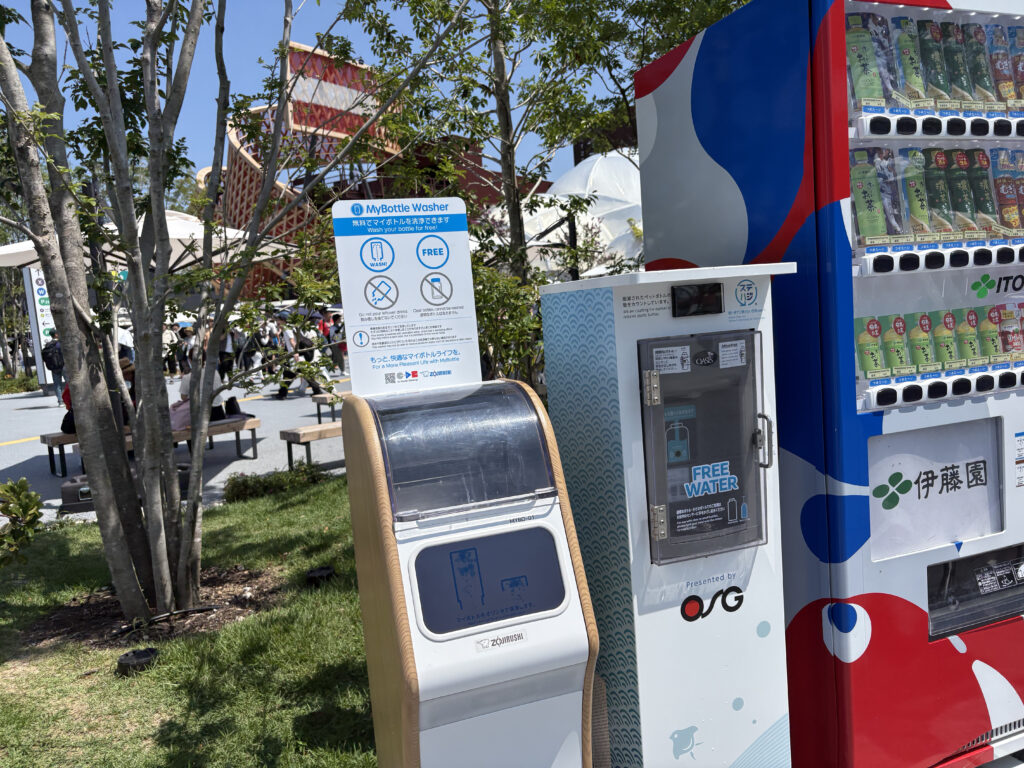 ペットボトルやマイボトルに水分を補給できる給水機