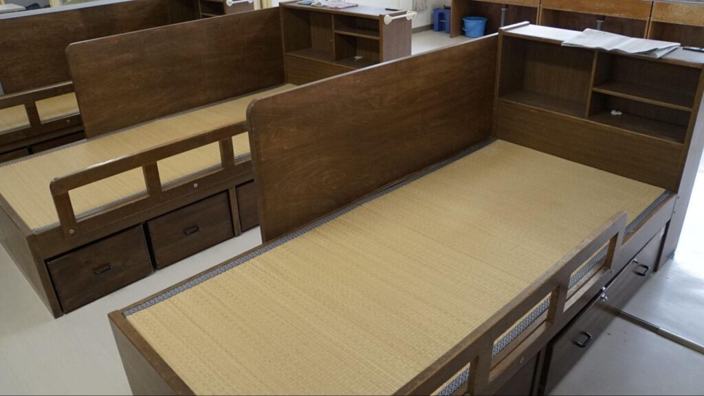 受刑者一人の寝床