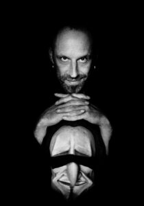 オランダ出身の映像作家ROSTO