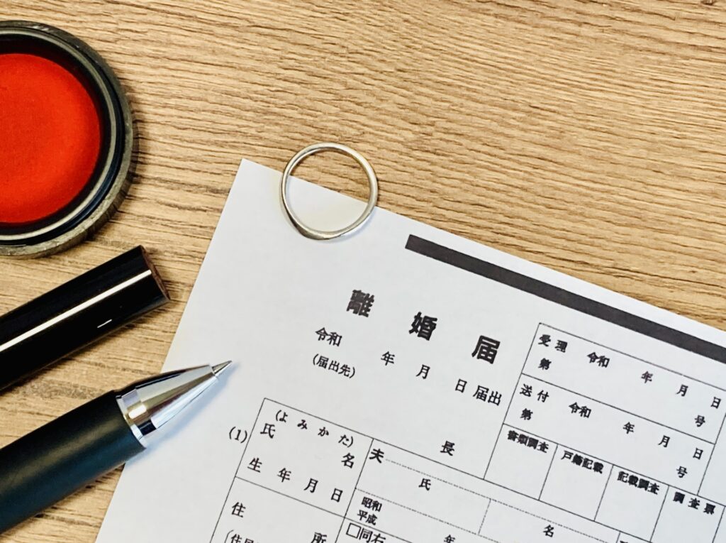 人気声優夫婦の電撃離婚 花澤香菜と小野賢章が結婚5年で別れ