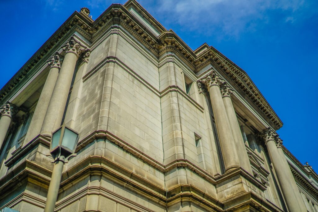 日銀ETF売却決定で波乱を呼ぶ金融政策