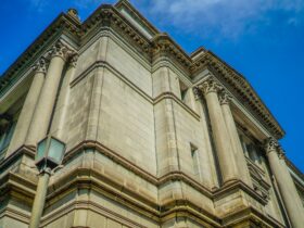 日銀ETF売却決定で波乱を呼ぶ金融政策