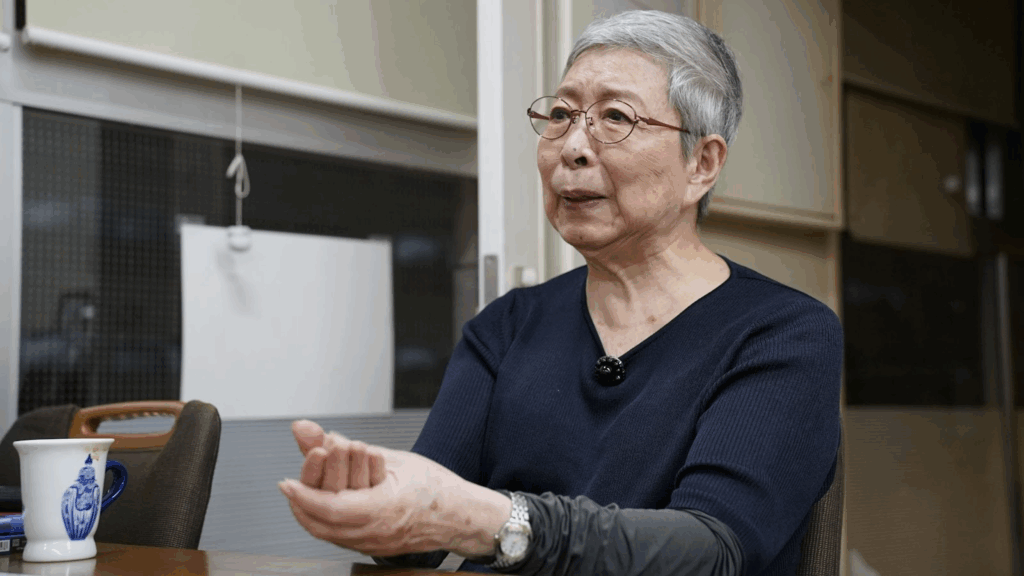 インタビューに応じる中澤照子さん