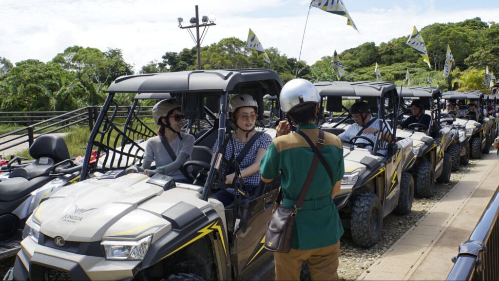 出発前のスタッフによる安全講習