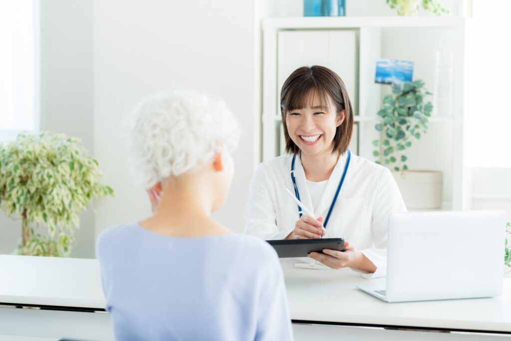 75歳以上の医療費負担が完全2割へ「配慮措置」終了で家計に新たな打撃