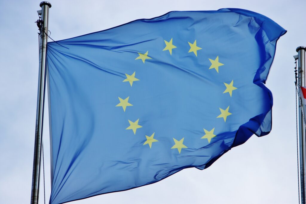 EU欧州委員会が高級ブランド3社に制裁金、競争法違反で計270億円