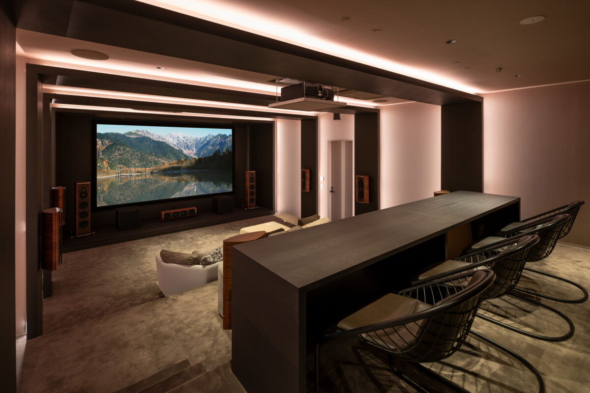 LUTRON、AURAS、MANASの３社ショールームに導入された『HomeWorks』