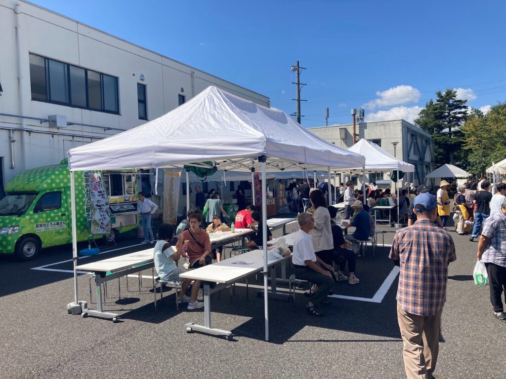 福井矯正展が賑わう様子