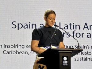 スペイン館副政府代表パウラ・イサベル・ルーレ＝リンホフ・カリオン氏による開会挨拶