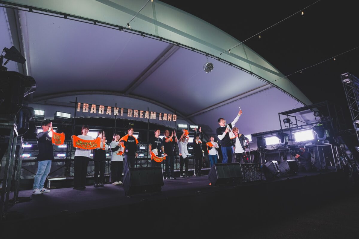 茨城トヨタの皆様が安達勇人に呼ばれステージへ