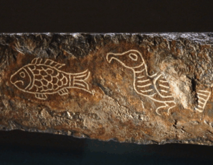 銀象嵌銘太刀に描かれている魚や鳥などをモチーフにしたお土産もご用意しました。