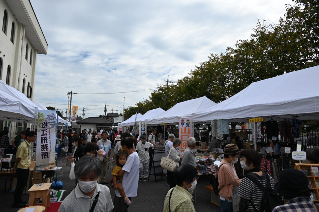 岩国矯正展の展示即売ブース