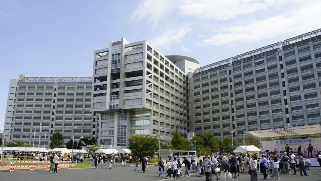 日本一の収容人数を誇る12階建ての新庁舎