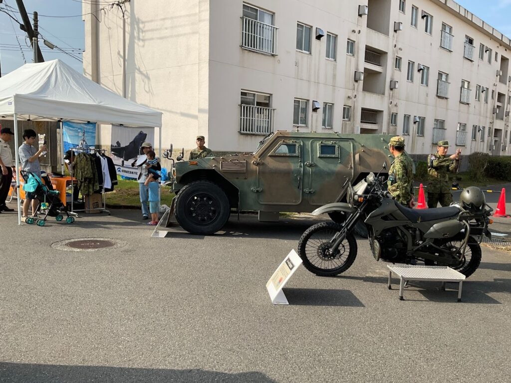 自衛隊車両展示