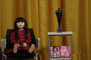 もう一人の主人公・アヤ人形