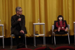 矢口史靖監督ともう一人の主人公・アヤ人形