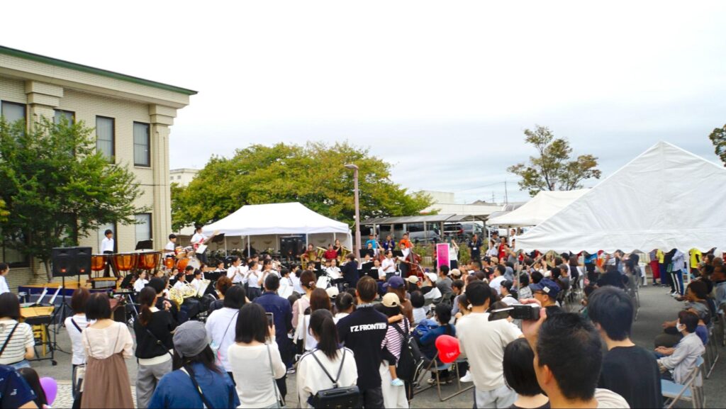 初日に特別広報官として蓬莱大介氏が登場したひょうご矯正展