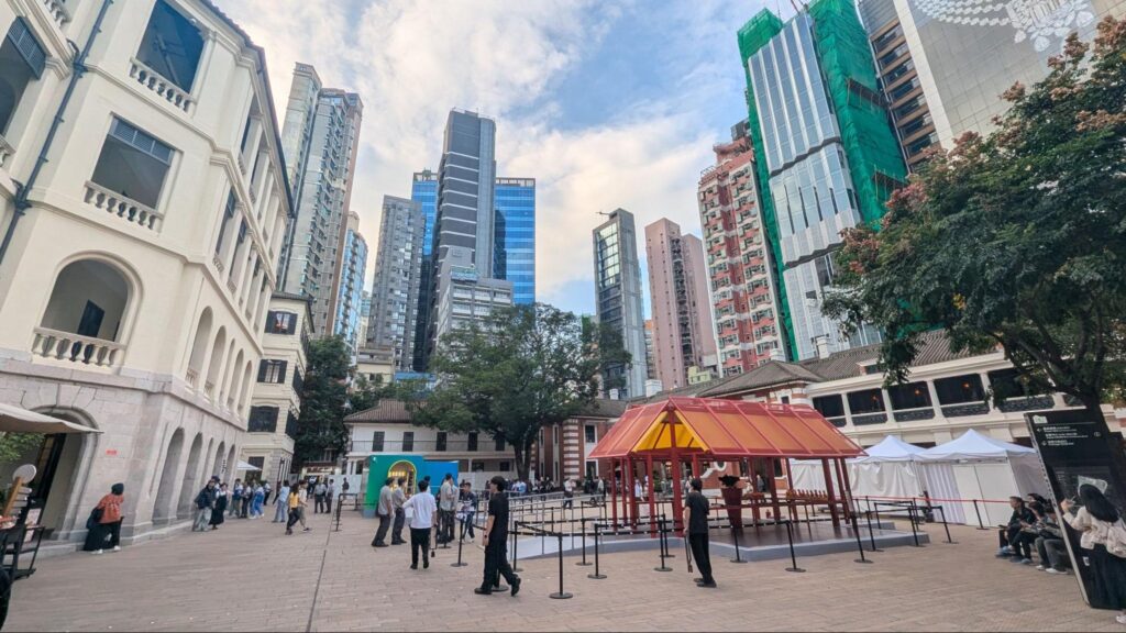 PARADE GROUND（中央広場）昼の様子