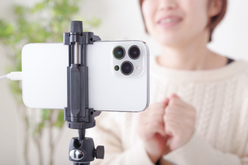 ライバー事務所4社に公取委が注意 契約終了後の活動制限で独禁法違反の恐れ​