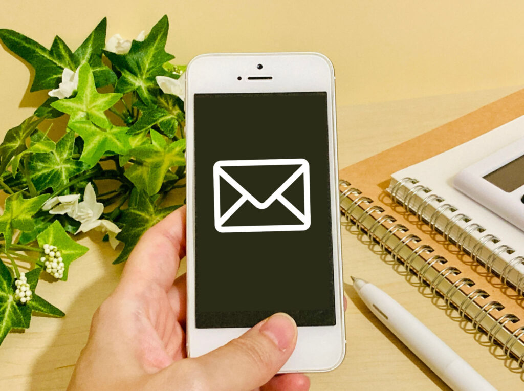 携帯大手4社がフィッシングメール対策を大幅強化へ　総務省要請で「通信の秘密」情報を外部提供