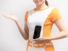 携帯大手、値上げ組が明暗分ける シェア動向に総務省規制見直しも注目