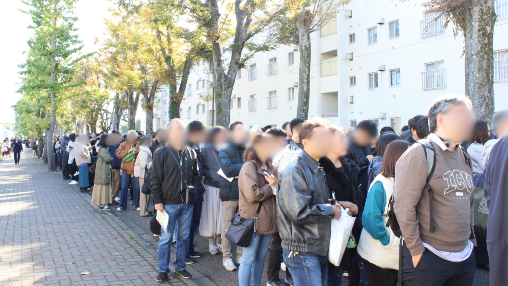 府中文化祭開門前の行列