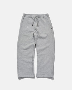 CV UA SWEAT PANTS U　16,500円（税込）　カラー：GREY　サイズ：XS／S／M／L