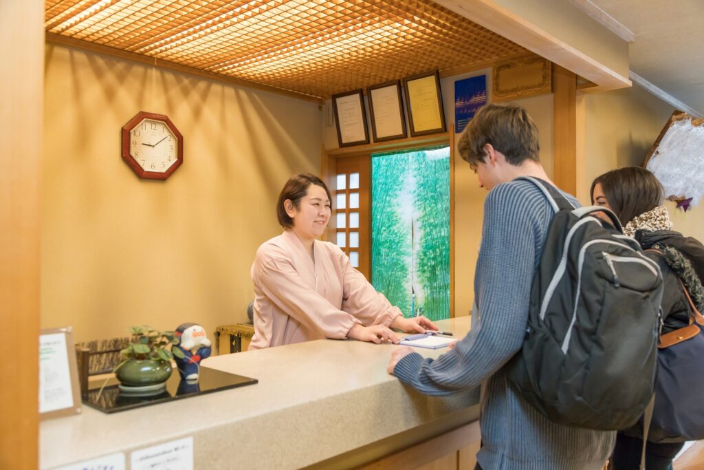 東京都、宿泊税を一律3%の定率制へ 高額宿泊と民泊を網羅し観光財源強化