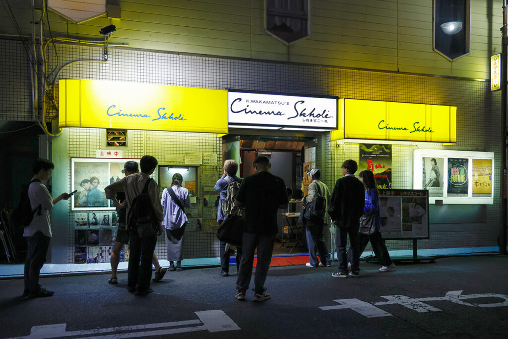 取材当日は平日。18:35からの上映には、若い観客が詰めかけていた