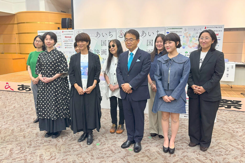 今年度の映画祭アンバサダー・三島有紀子監督（前列左から2人目）と大村秀章愛知県知事（前列右から2人目）