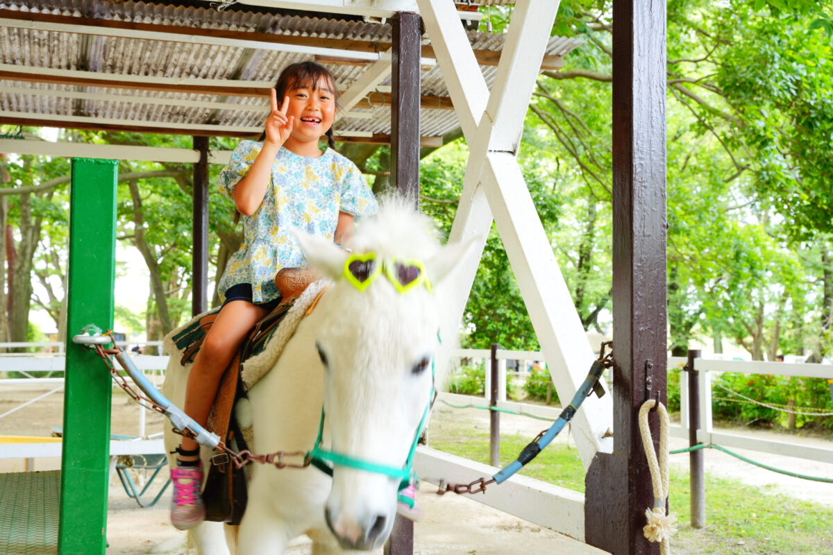 【新春！ポニーちびっこ流鏑馬体験】出発前に写真撮影を行います！