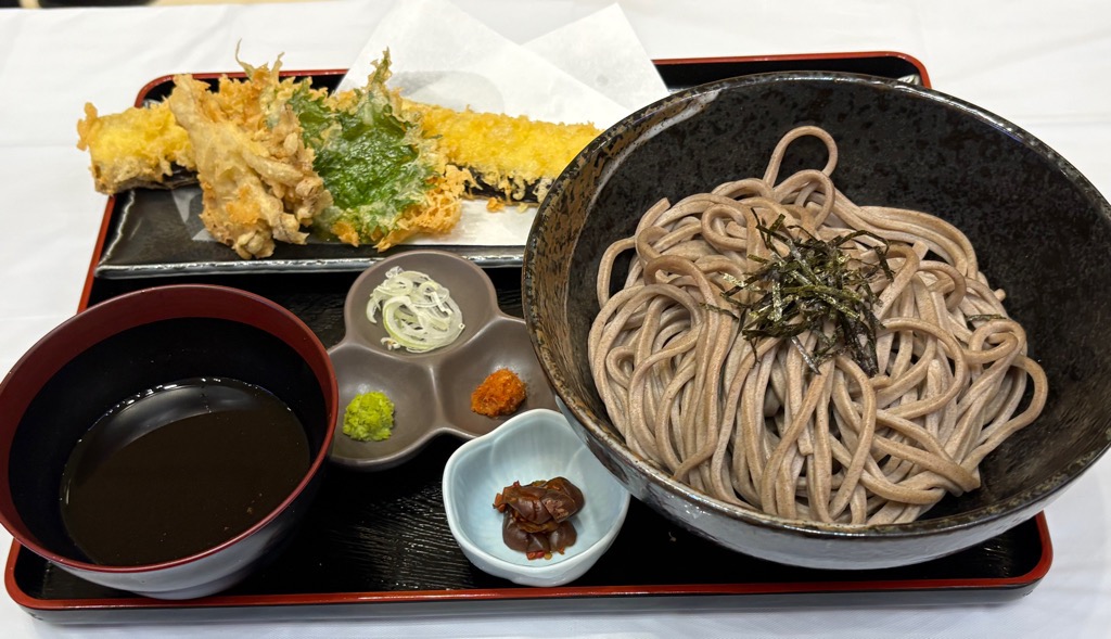 岩駒（いわこま）(中原区木月)とろける大長なす 天ざる蕎麦 1,380円