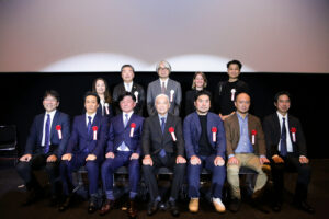 記念撮影（受賞者＋審査員）