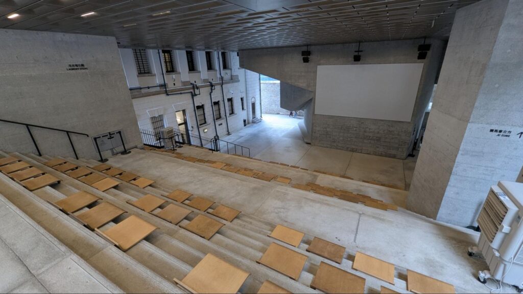 香港の旧ビクトリア刑務所にある「洗衣場石階 LAUNDRY STEPS」