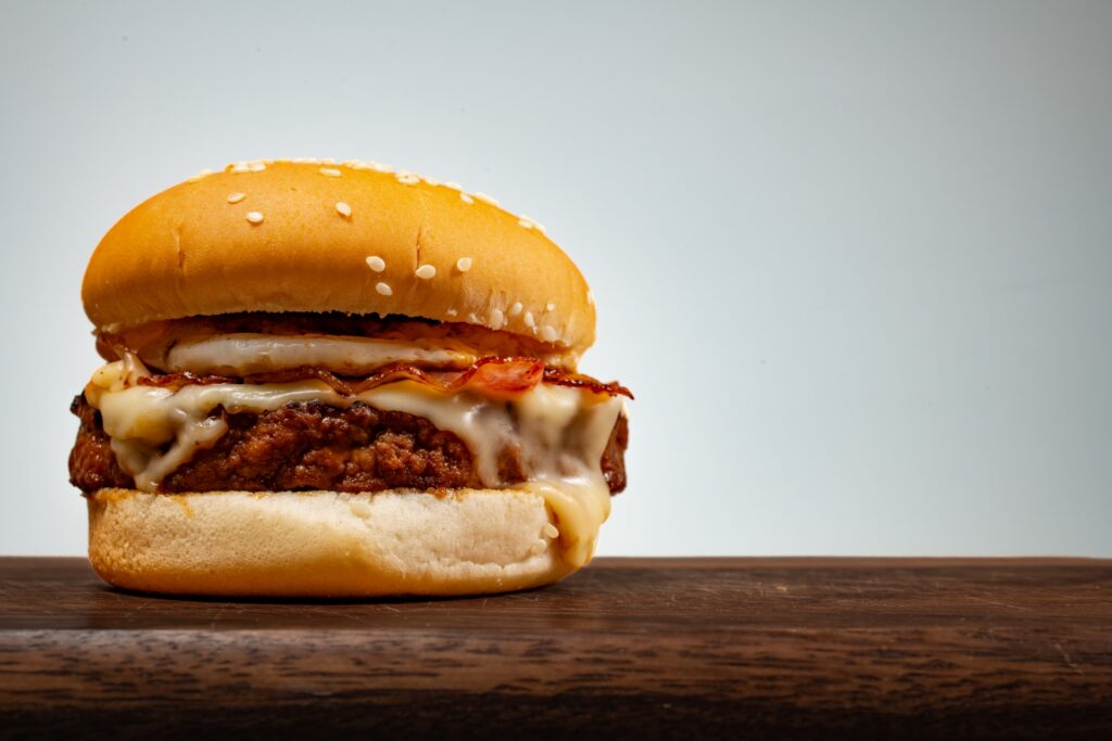 イギリスで世界初のジャンクフード広告規制 子どもの肥満対策へ