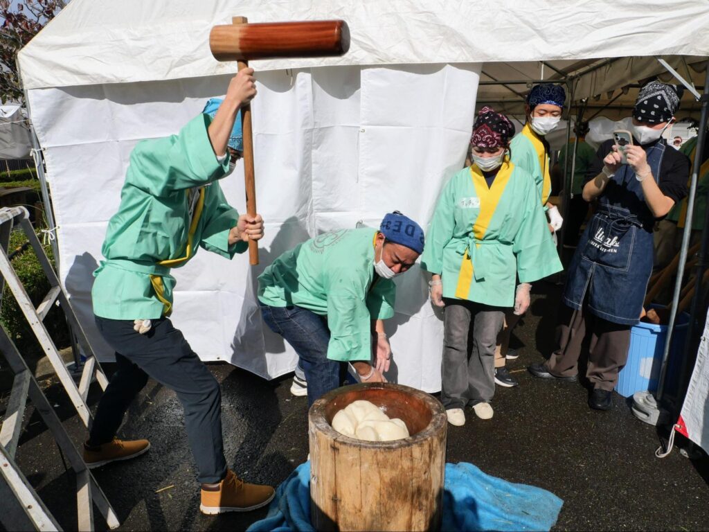 神奈川県BBS連盟のブースで行われた餅つき