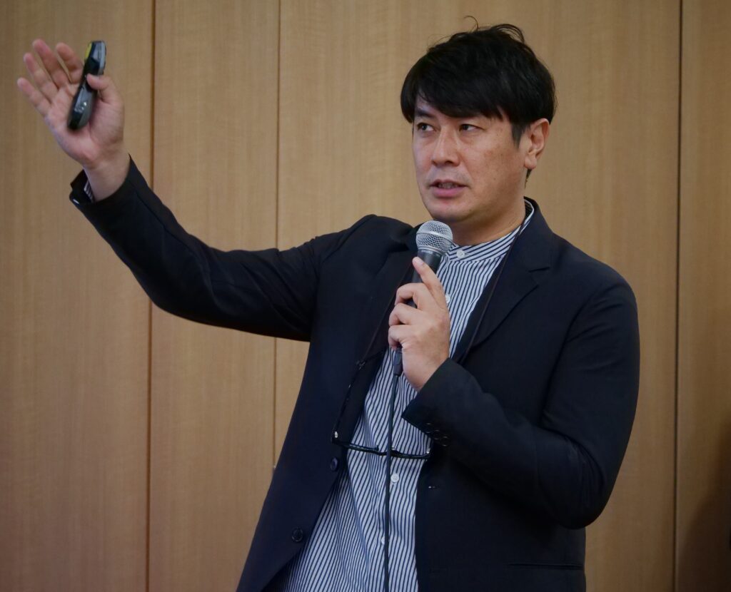 防犯について語る佐々木成三氏