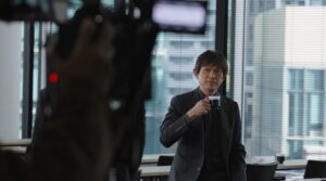 江口 洋介さん（上司役）