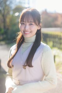 濱岸ひよりさん／真木 菫(まき・すみれ)役