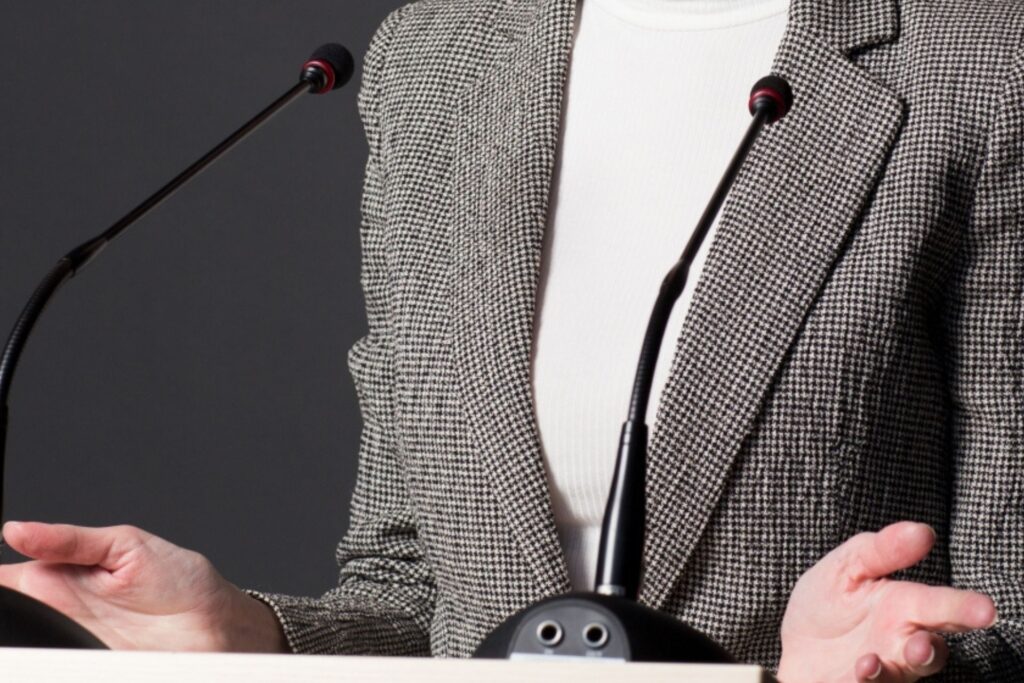 高市早苗首相、就任2カ月で鮮明になった「直接発信型」のリーダー像