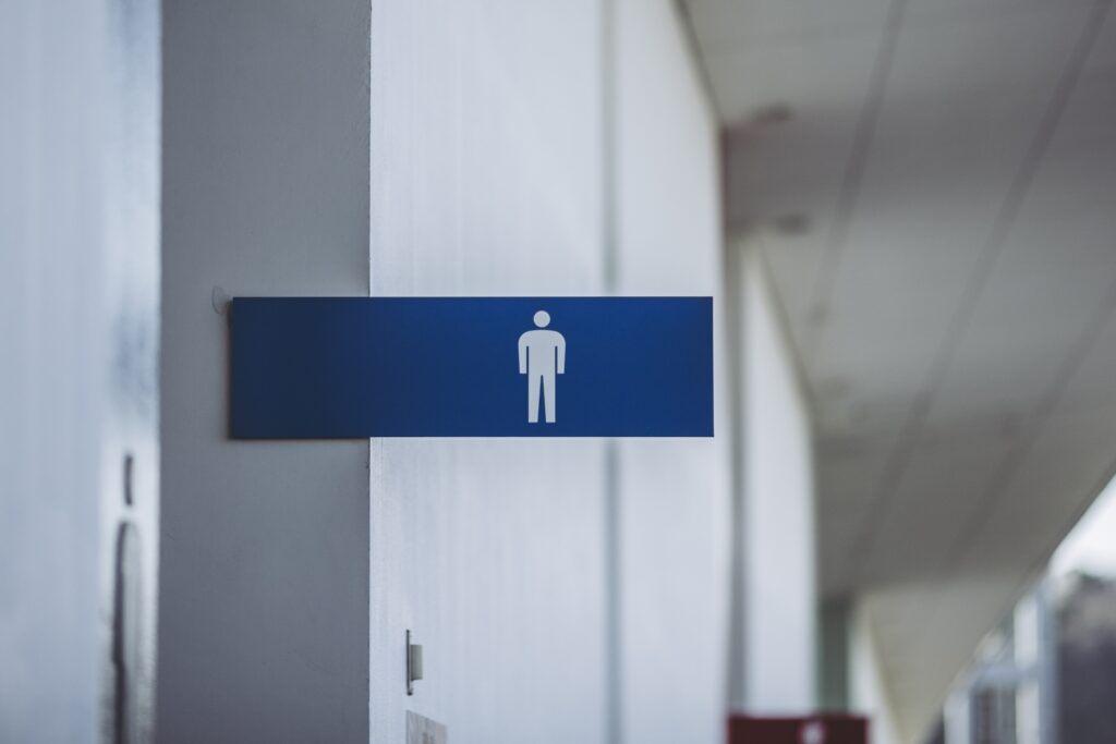 高校トイレ暴行動画拡散、栃木県立高の男子生徒2人を書類送検　県教委はいじめ重大事態と認定