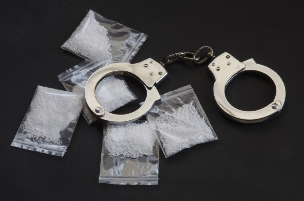 プロデューサー逮捕で揺れるXG　世界的人気グループの現在地とSIMON容疑者の役割