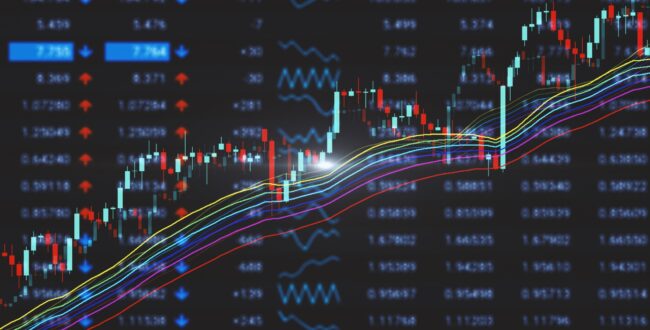 日経平均、衆院選自民圧勝で史上最高値　「高市トレード」再燃し一時5万7000円台 