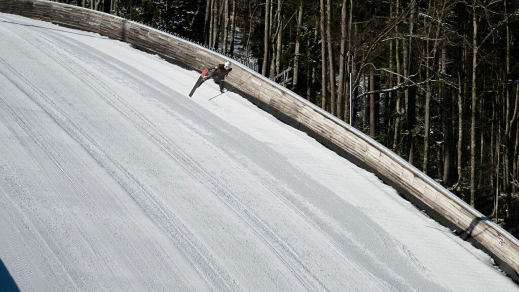 スキージャンパー