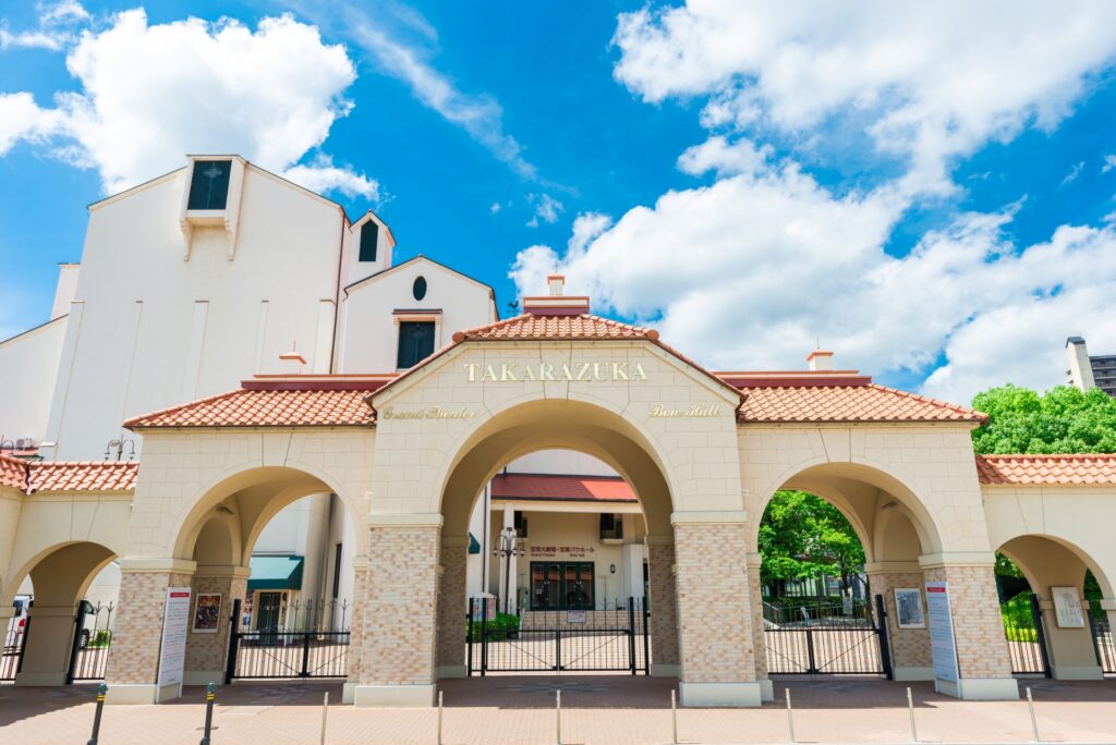 宝塚音楽学校、第114期生40人が合格発表　倍率10.55倍の狭き門に笑顔咲く